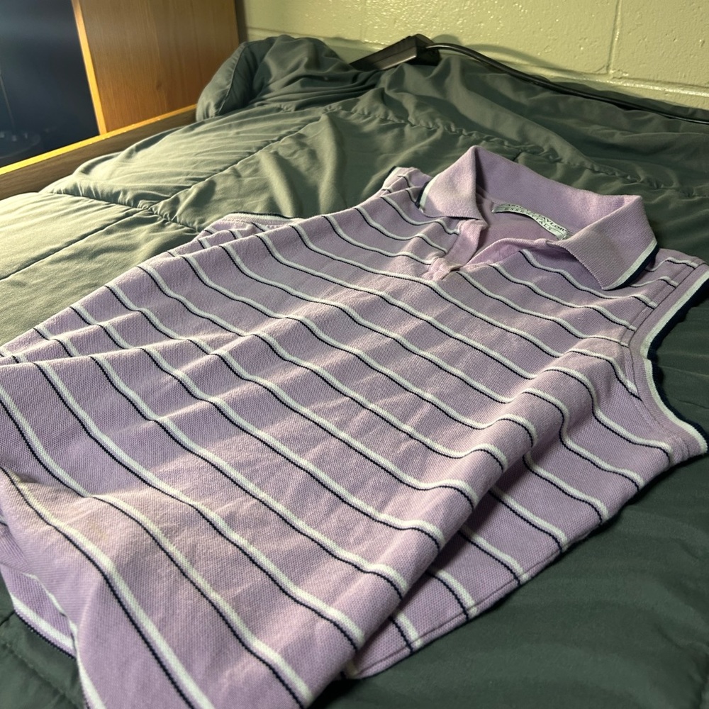 Carolyn Taylor two toned top with V quarter button